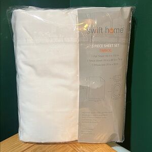 Swift Home 1800 Series Premier Quality Bedding 3-piece Sheet Set